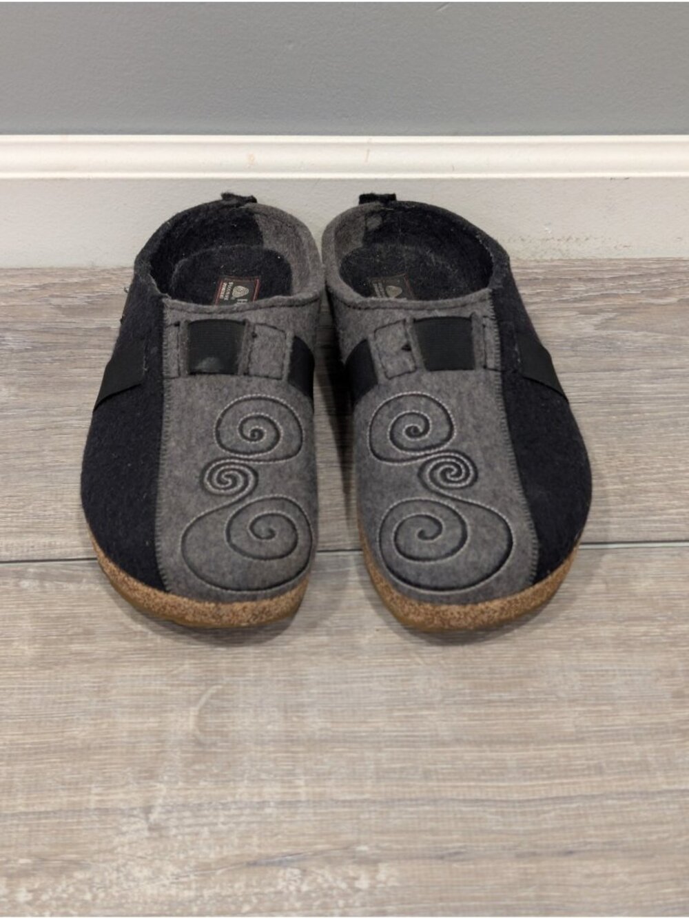 Haflinger Magic Wool Clogs Charcoal Black Swirl Embroidered Slippers Sz 40 US 9